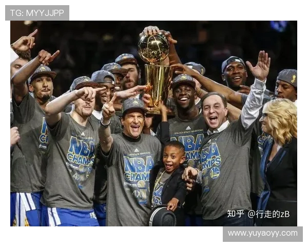 2015年季后赛勇士与雷霆第七场激战回顾与精彩瞬间解析